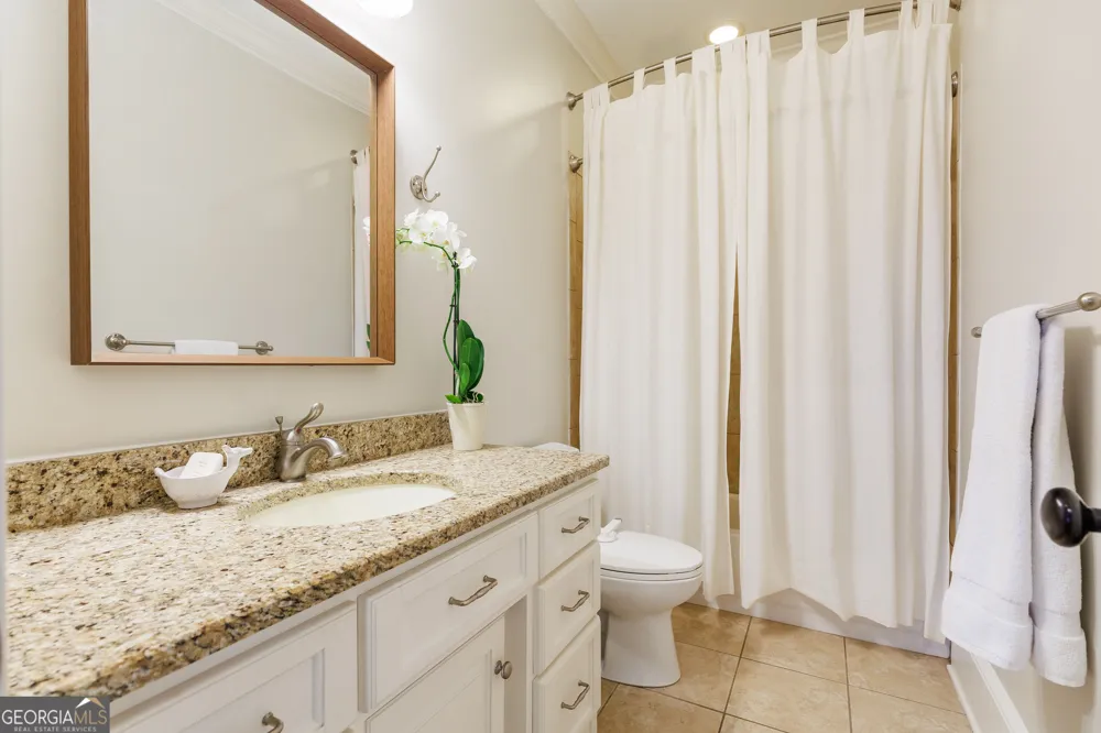 4237 Whisperwood CIR Valdosta, GA 31602