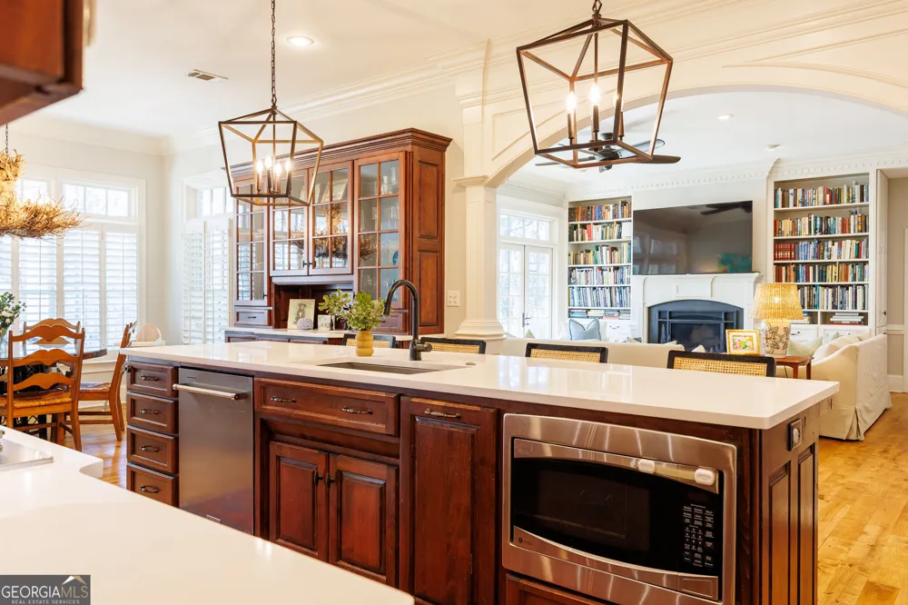 4237 Whisperwood CIR Valdosta, GA 31602