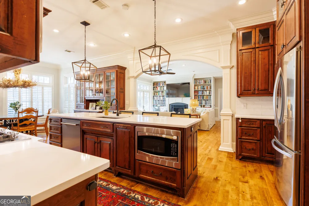 4237 Whisperwood CIR Valdosta, GA 31602