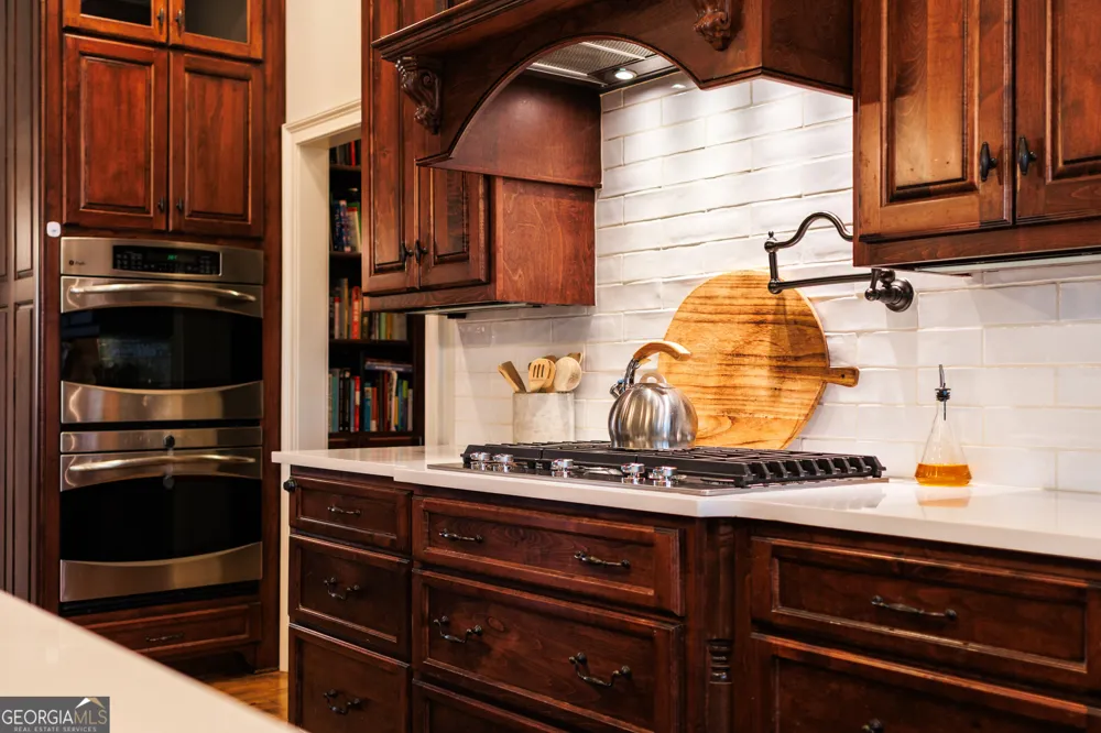 4237 Whisperwood CIR Valdosta, GA 31602