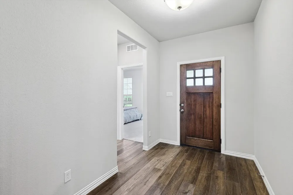 808 Feather Edge Drive Springtown, TX 76082