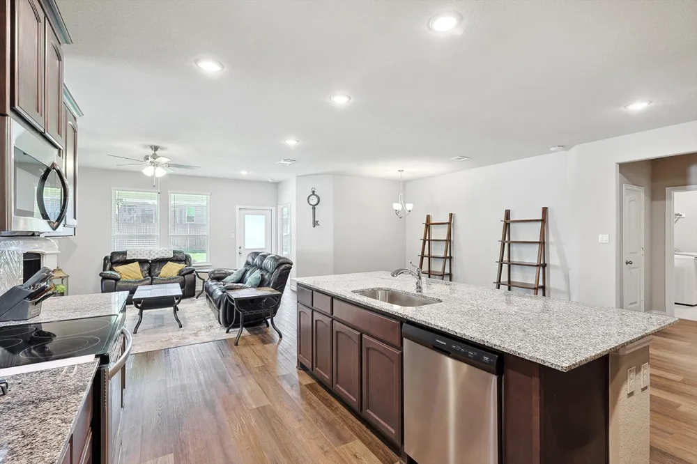 808 Feather Edge Drive Springtown, TX 76082