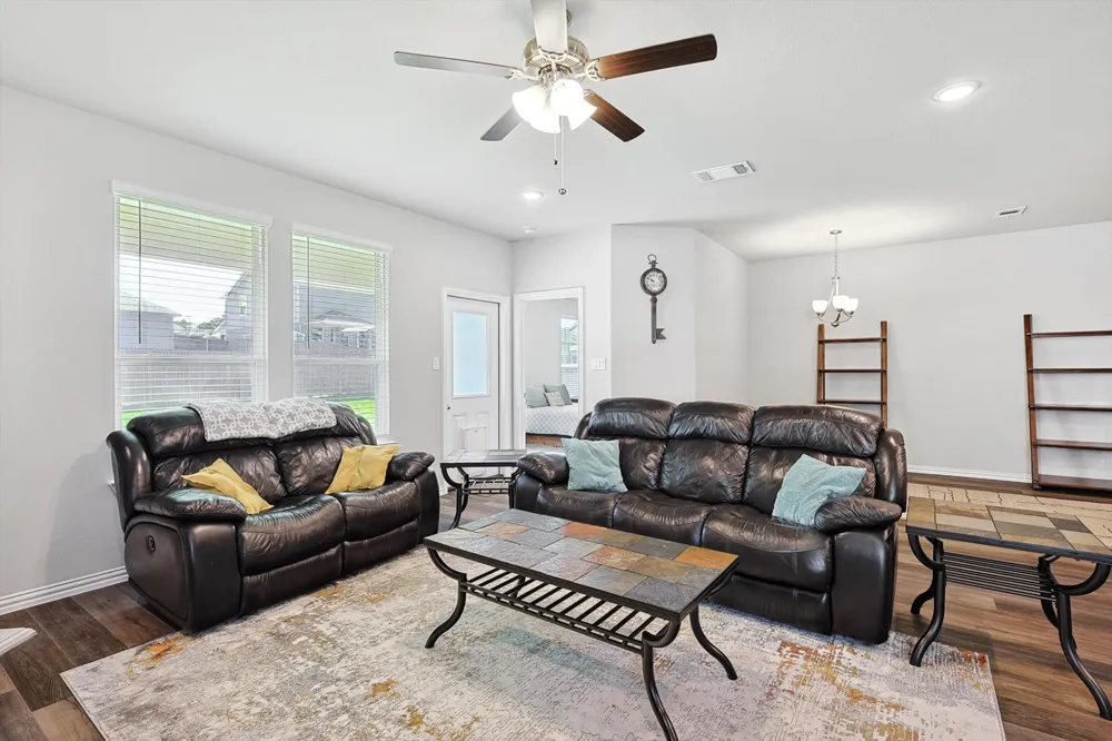 808 Feather Edge Drive Springtown, TX 76082