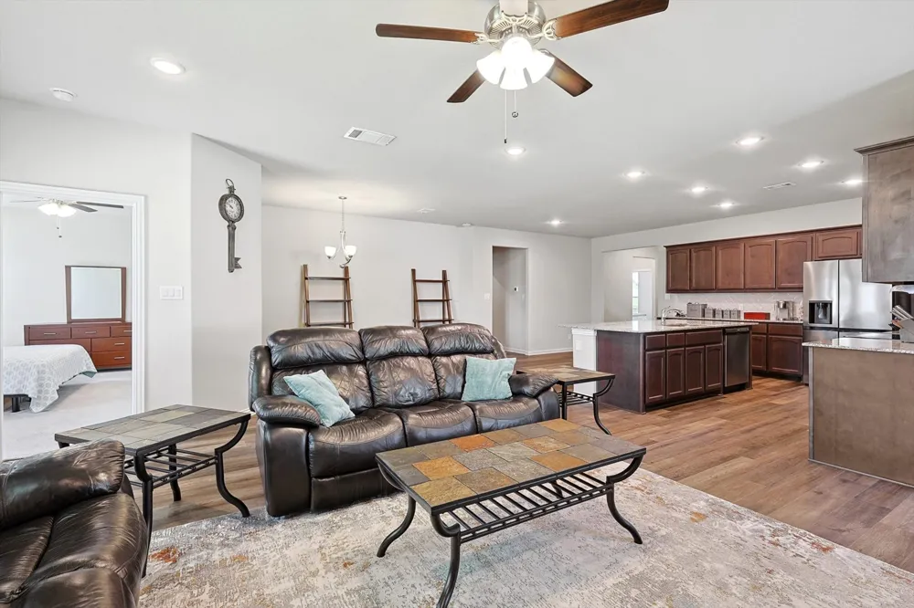 808 Feather Edge Drive Springtown, TX 76082