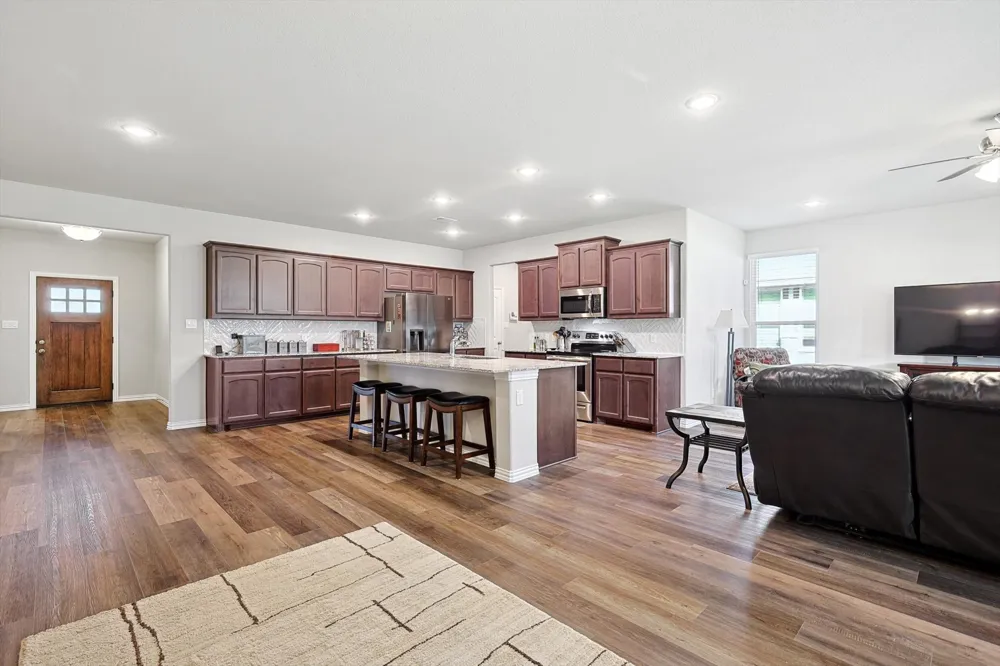 808 Feather Edge Drive Springtown, TX 76082