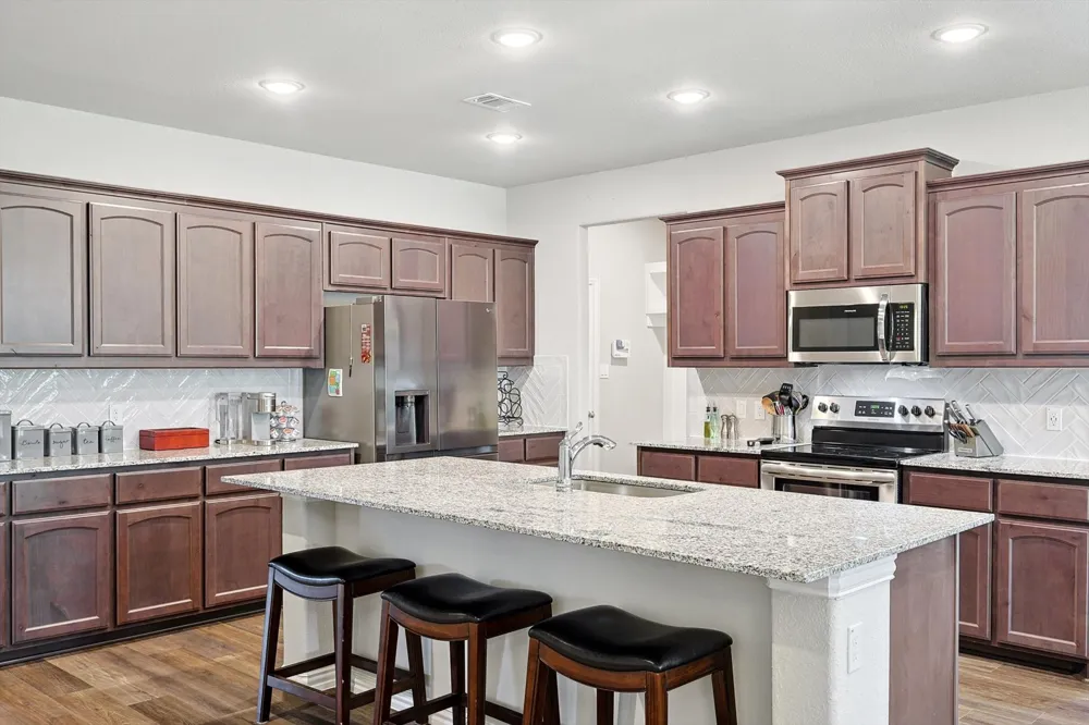 808 Feather Edge Drive Springtown, TX 76082