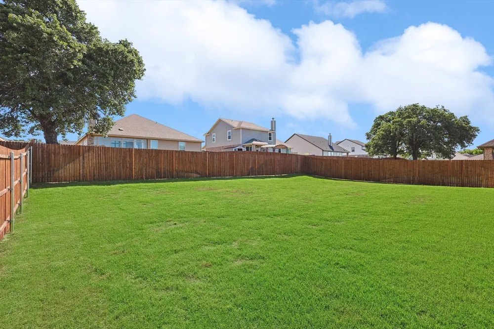 808 Feather Edge Drive Springtown, TX 76082