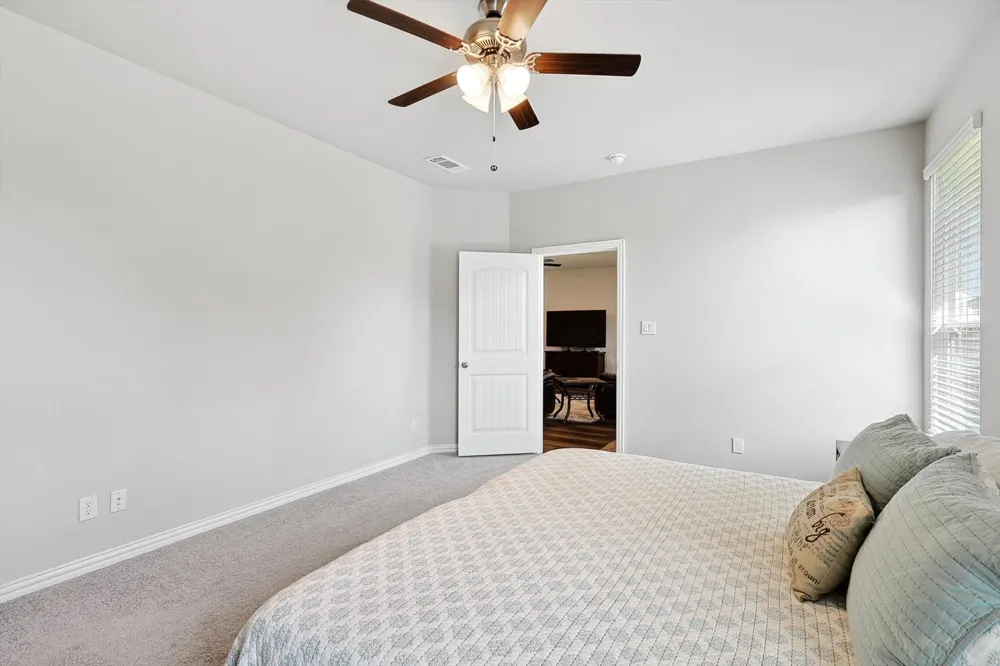 808 Feather Edge Drive Springtown, TX 76082
