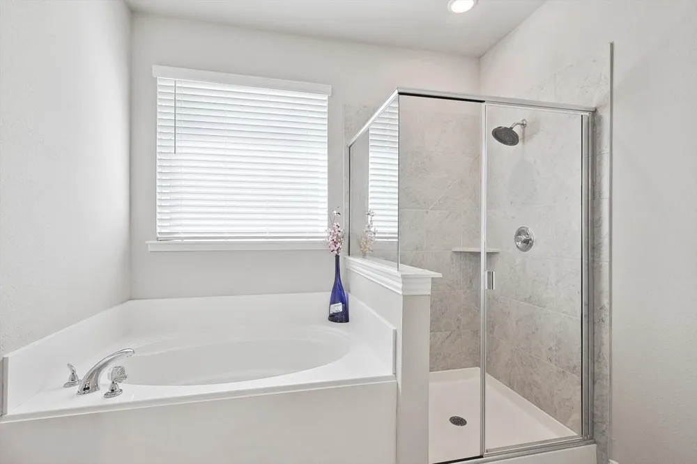 808 Feather Edge Drive Springtown, TX 76082