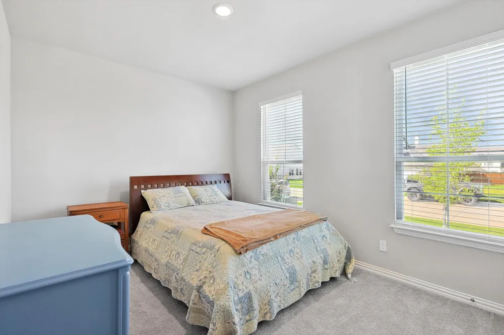 808 Feather Edge Drive Springtown, TX 76082