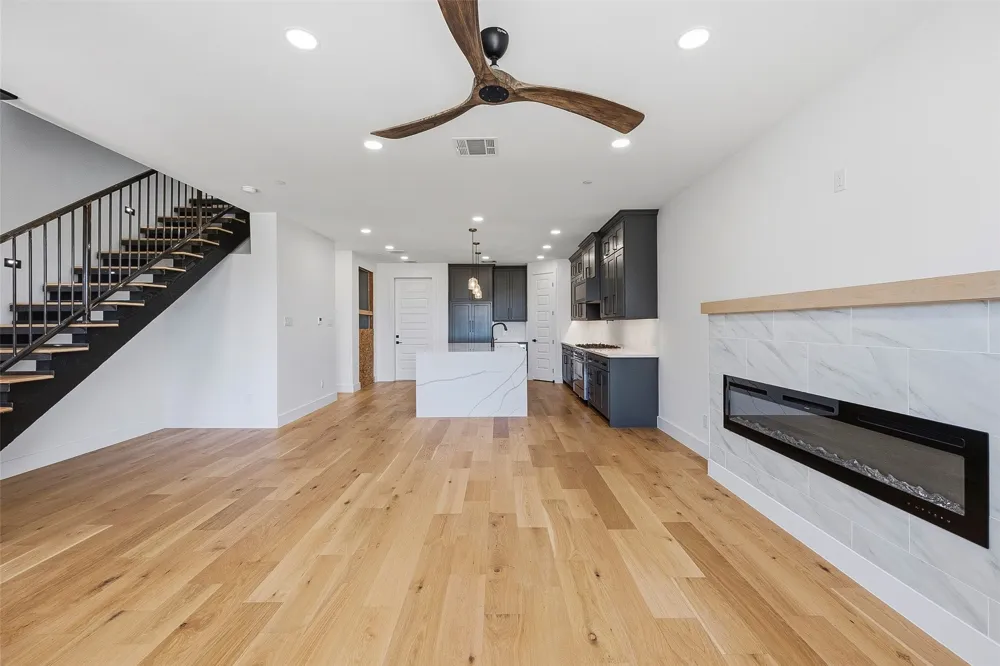 404 Vista Buena Trail Fort Worth, TX 76111