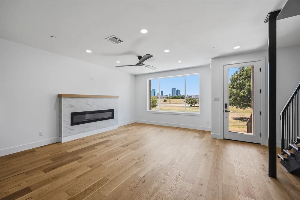 404 Vista Buena Trail Fort Worth, TX 76111