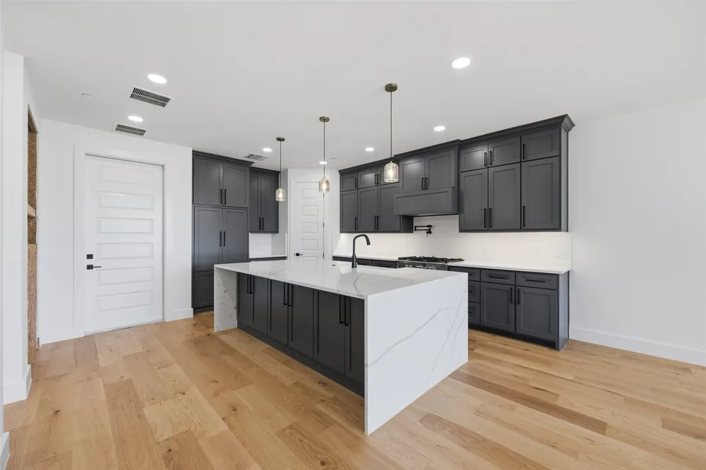 404 Vista Buena Trail Fort Worth, TX 76111