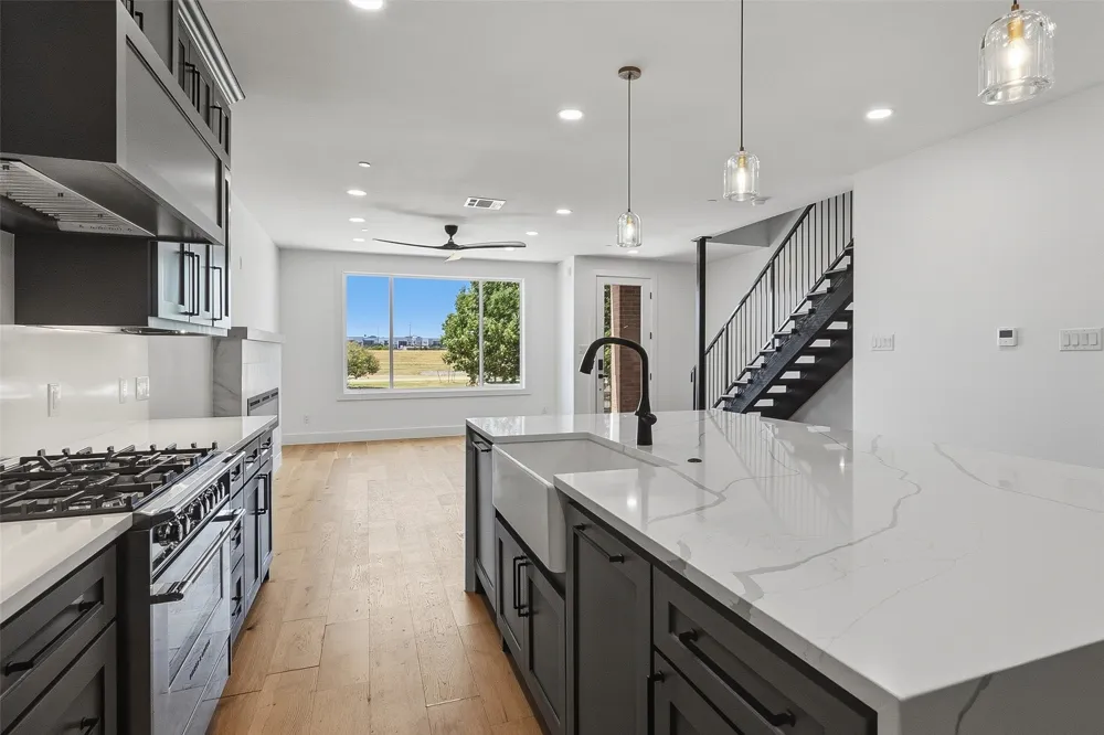 404 Vista Buena Trail Fort Worth, TX 76111