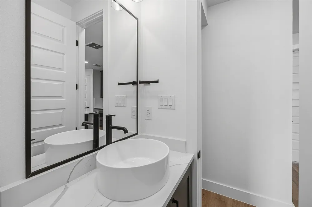 404 Vista Buena Trail Fort Worth, TX 76111