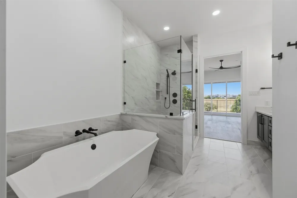 404 Vista Buena Trail Fort Worth, TX 76111