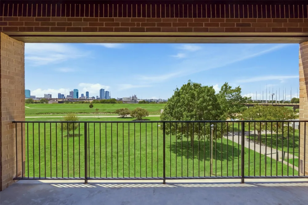404 Vista Buena Trail Fort Worth, TX 76111