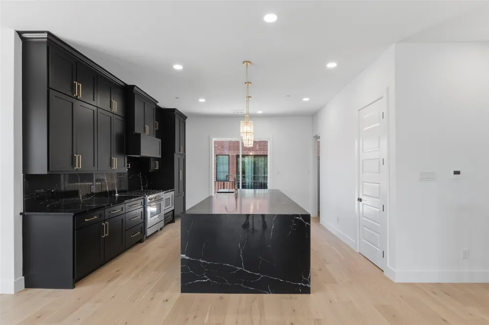 400 Vista Buena Trail Fort Worth, TX 76111