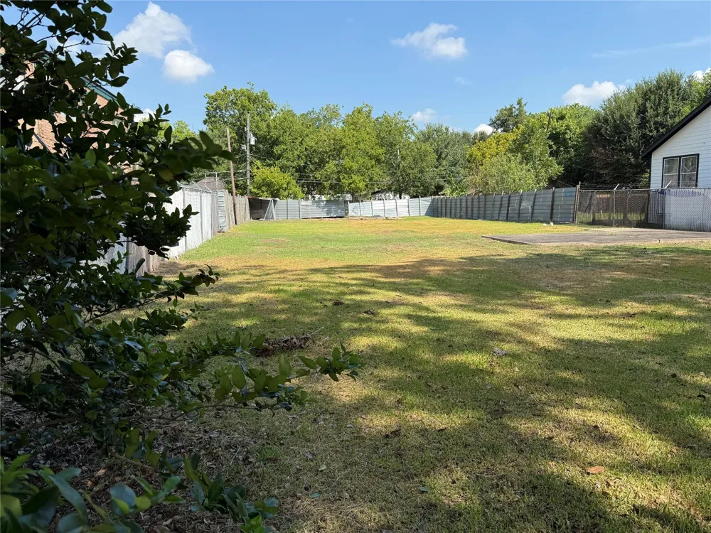 7327 Lindencrest Street Houston, TX 77061