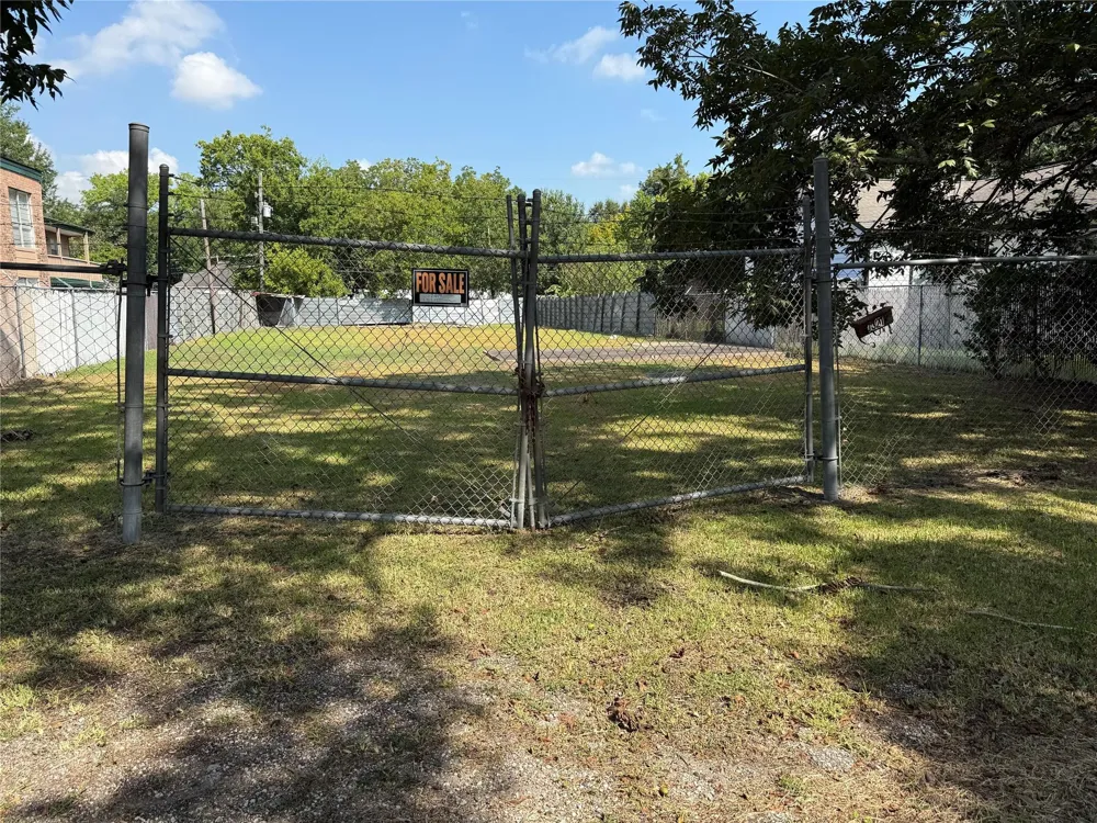 7327 Lindencrest Street Houston, TX 77061