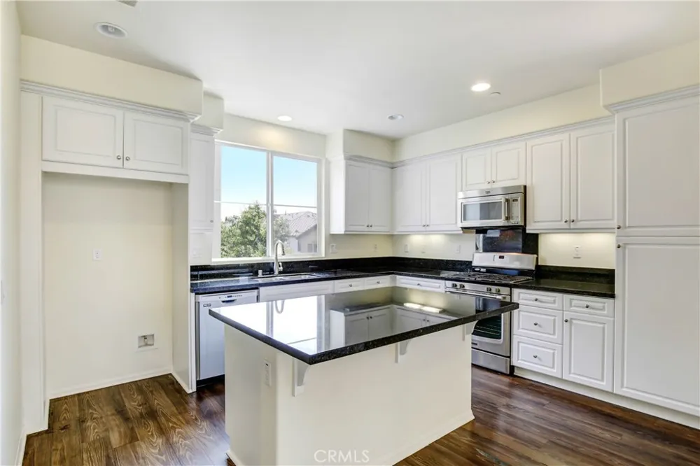 12474 Phoenix Court Eastvale, CA 91752