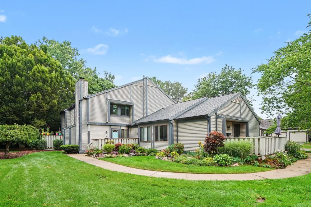 4802 Foxfire Trail Portage, MI 49024