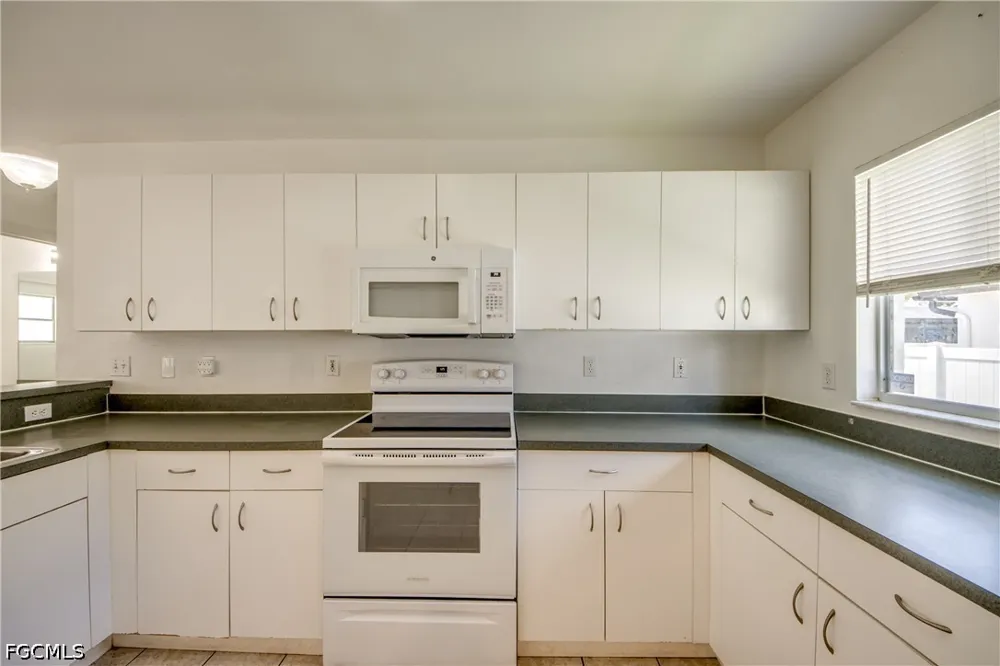 SW 39th Street Cape Coral, FL 33914