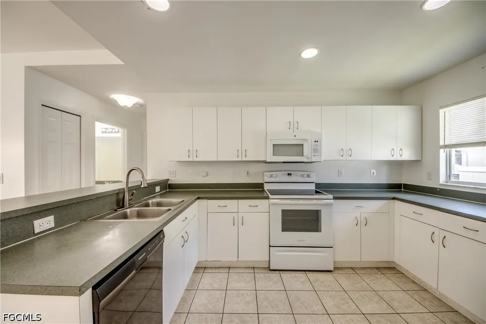 SW 39th Street Cape Coral, FL 33914