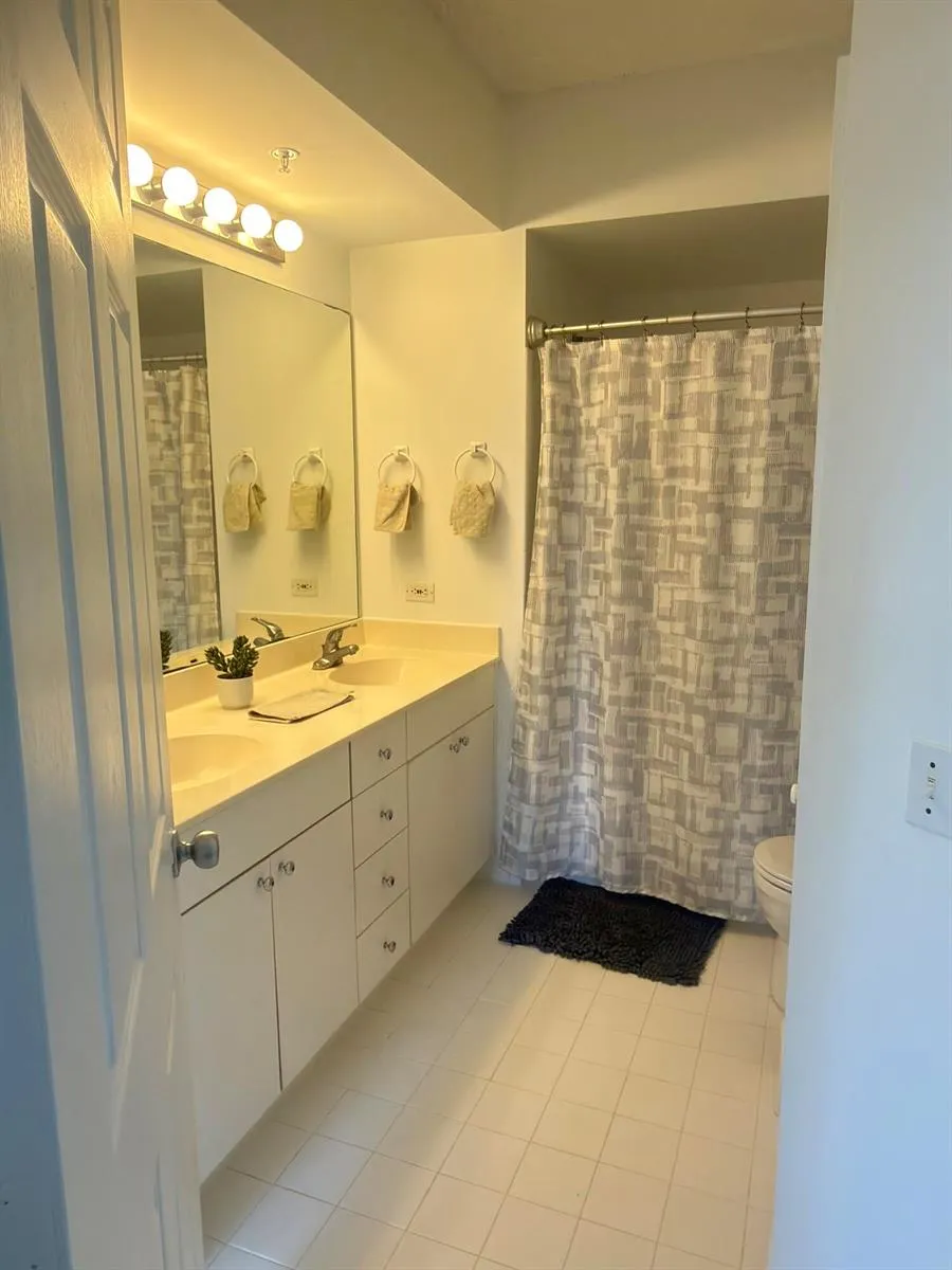 17100 Bay Road #1911 Sunny Isles Beach, FL 33160