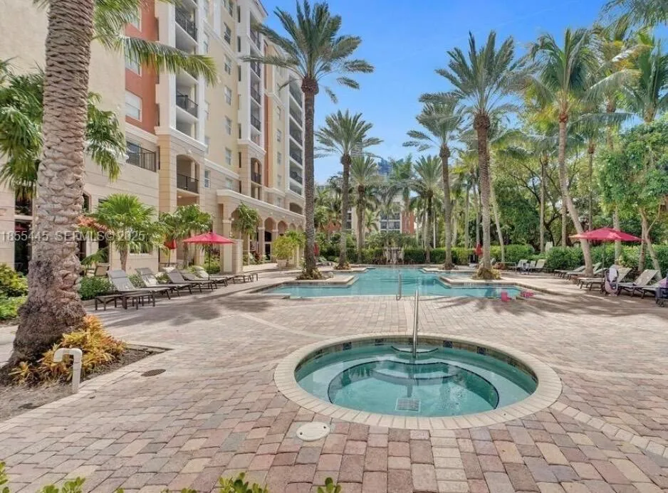 17100 Bay Road #1911 Sunny Isles Beach, FL 33160