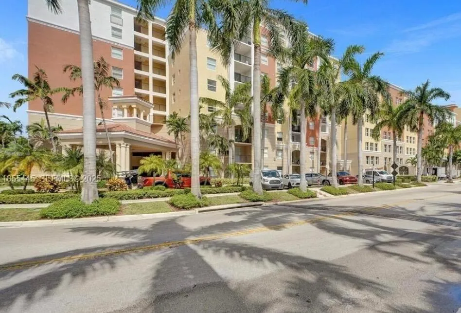 17100 Bay Road #1911 Sunny Isles Beach, FL 33160