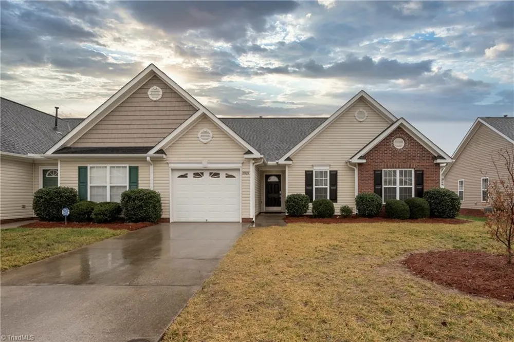 3939 Creekside Court #3939 Winston-Salem, NC 27127