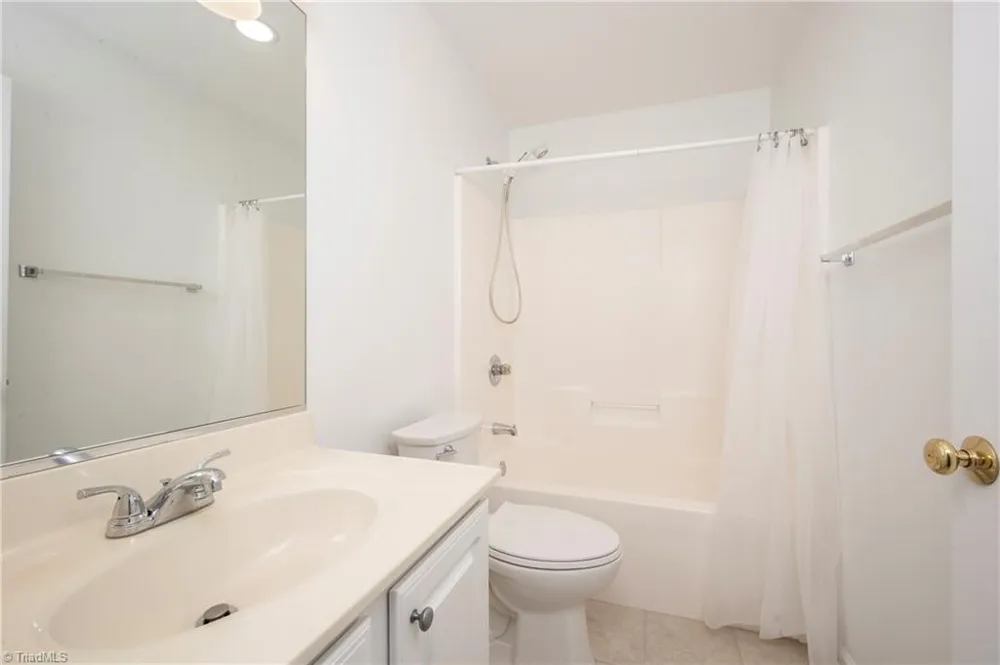 3939 Creekside Court #3939 Winston-Salem, NC 27127