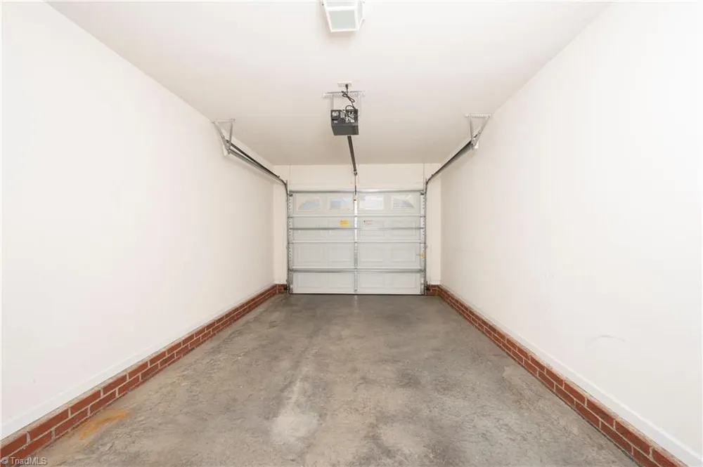 3939 Creekside Court #3939 Winston-Salem, NC 27127