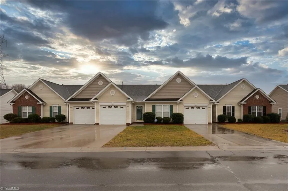3939 Creekside Court #3939 Winston-Salem, NC 27127