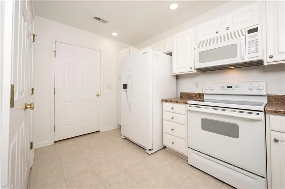 3939 Creekside Court #3939 Winston-Salem, NC 27127