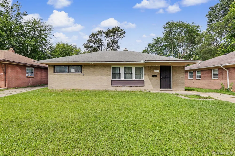 28632 Parkwood Street Inkster City, MI 48141