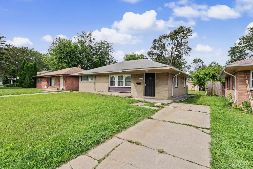 28632 Parkwood Street Inkster City, MI 48141