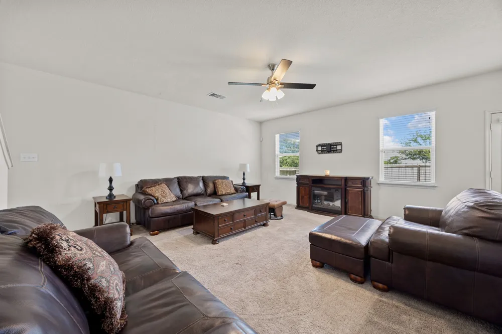 20101 Grover Cleveland Way Manor, TX 78653
