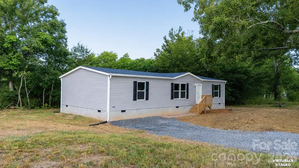 2205 Kingston Road Kingstown, NC 28150