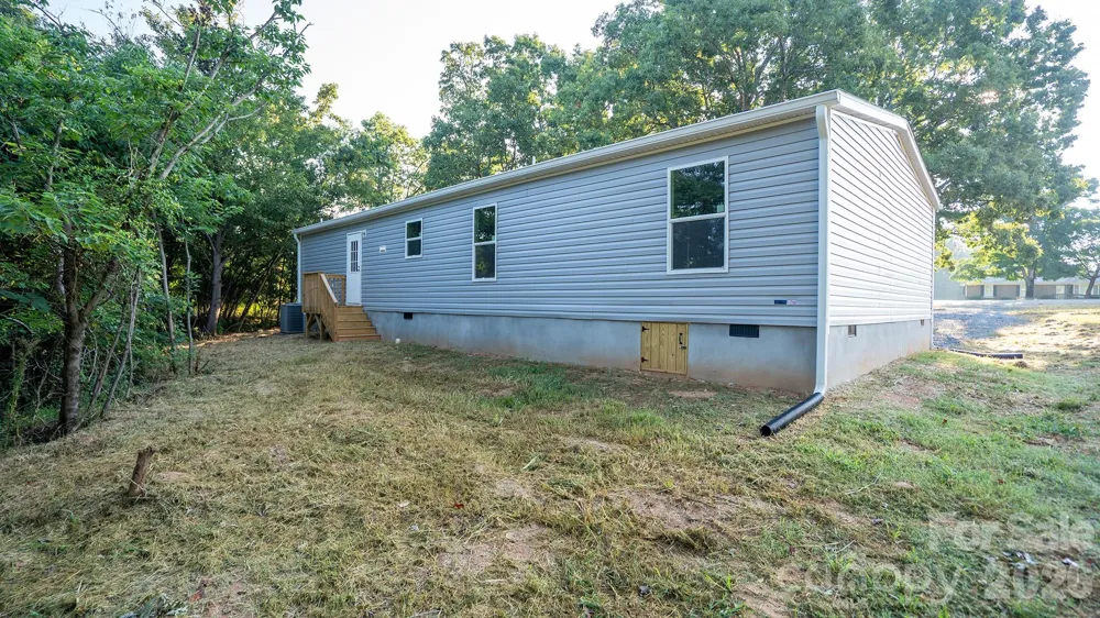 2205 Kingston Road Kingstown, NC 28150