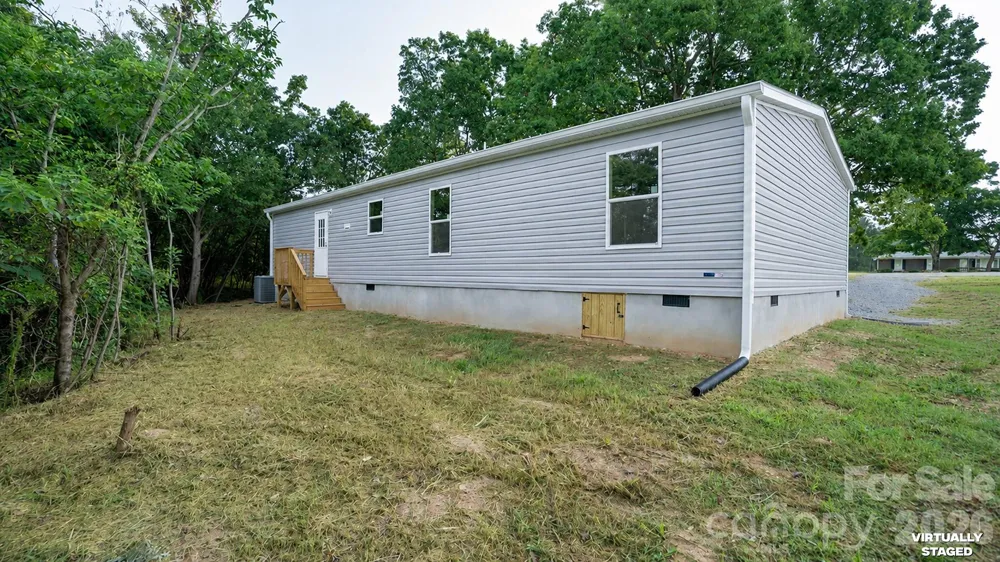 2205 Kingston Road Kingstown, NC 28150