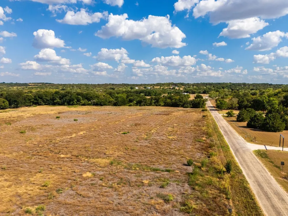 Howard Drive Moody, TX 76557