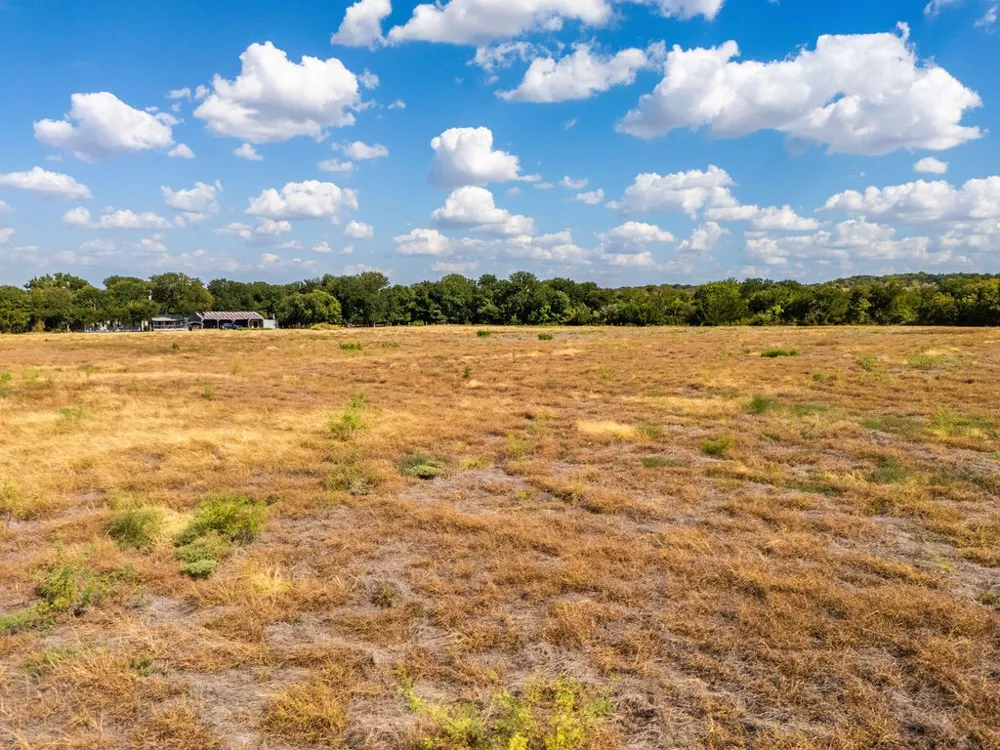Howard Drive Moody, TX 76557