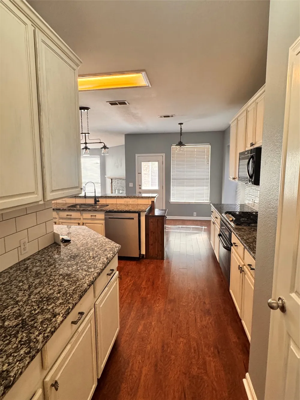 7585 Ravenhill Drive Frisco, TX 75035