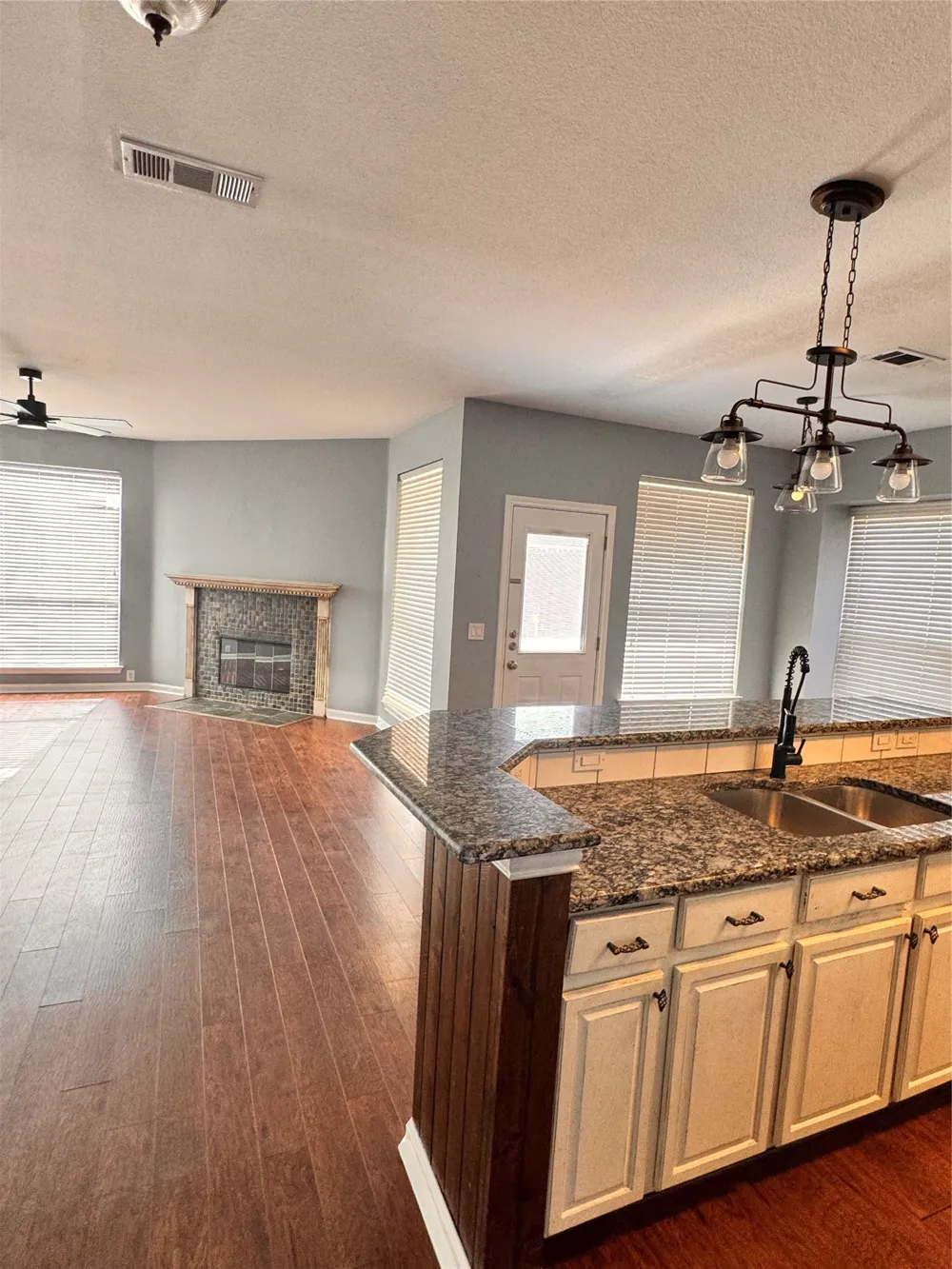 7585 Ravenhill Drive Frisco, TX 75035
