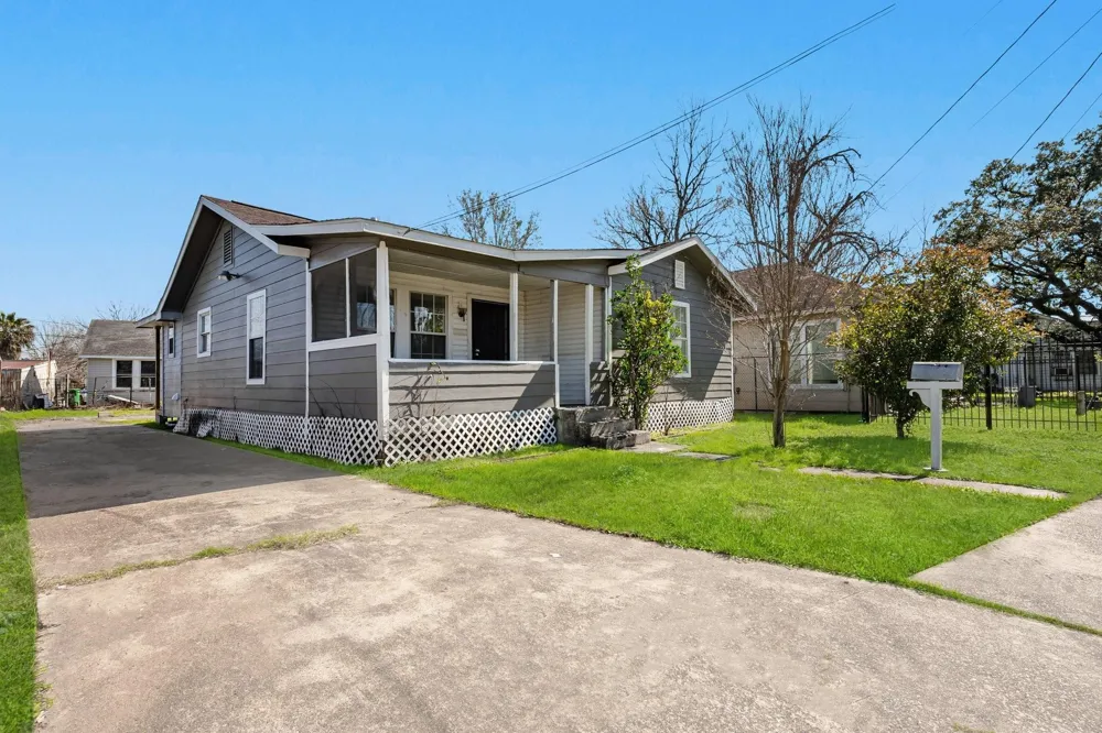 214 Hagerman Street Houston, TX 77011