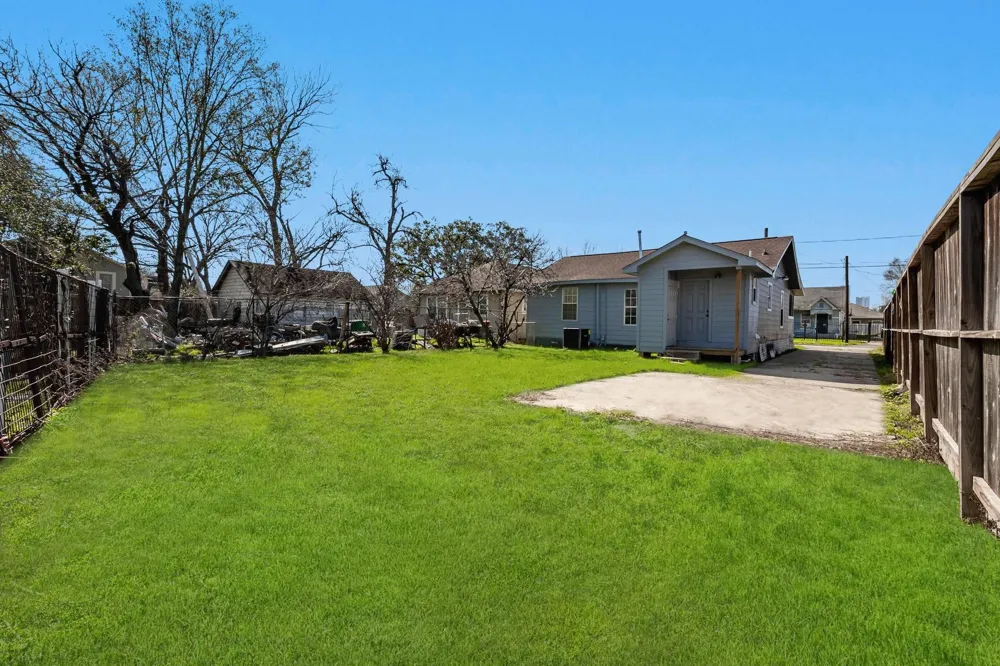 214 Hagerman Street Houston, TX 77011