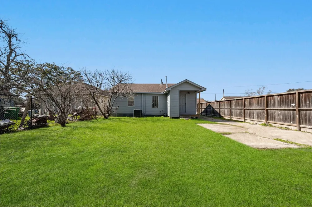 214 Hagerman Street Houston, TX 77011