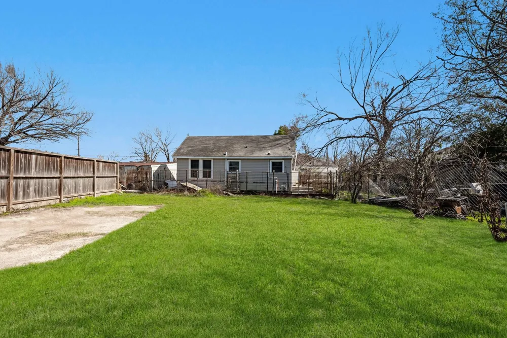 214 Hagerman Street Houston, TX 77011